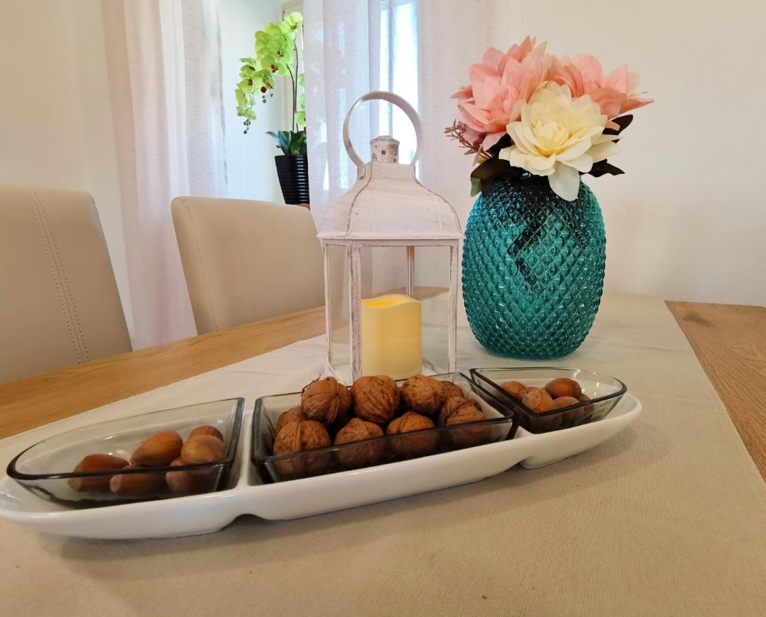 Jasmina Apartment Hum Экстерьер фото